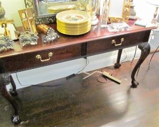 Thomasville Chippendale sofa/foyer table