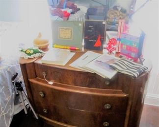beautiful art deco dresser & mirror