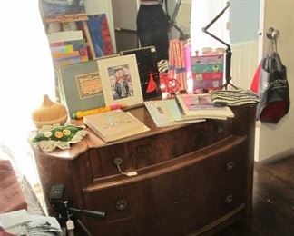beautiful art deco dresser & mirror