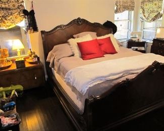 Stunning high-quality master suite sleigh bed in mahogany w/ mattress set.