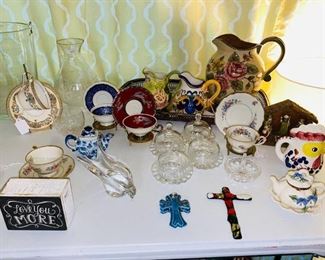 A beautiful collection of fine porcelain, crystal & china collectibles. Some Waterford crystal