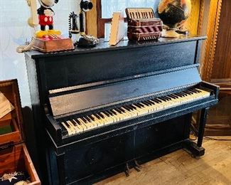 Vintage Piano 