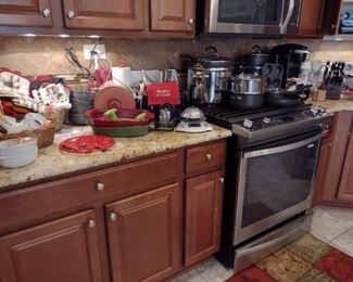 Lots of cooking items