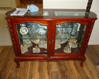 Small curio cabinet & David Winter Cottages