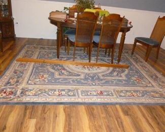 Dining Room Rug & DR Table w/6 chairs