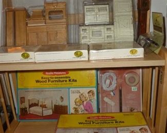 Misc. dollhouse furn. to put together