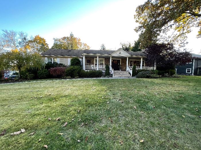 GEM DE LA GEM MOVING SALE IN ORADELL NEW JERSEY starts on 11/12/2021