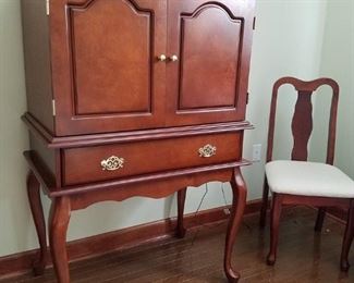Queen Anne two piece cherry console table with removable hutch