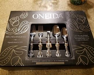 Oneida 'Michaelangelo' 53-piece flatware (service for 8)
