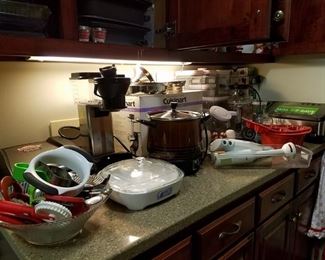 Assorted small kitchen appliances