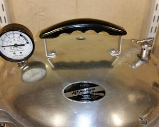 All American 910 1/2 canning pressure cooker