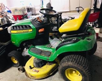 John Deer Riding Lawn Tractor