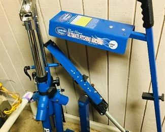 Louisville Slugger pitching machine