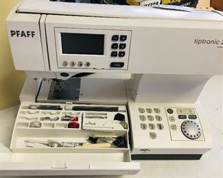 Pfaff Tiptronic Sewing Machine