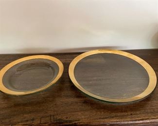 Anngieglass iconic "Roman Antique" beautifully handcrafted clear glass dinnerware with 24k gold rim. Each with etched brand signature at underside.
(14) 12" plates and (12) 9" soup bowls. Great condition as they've barley been used.