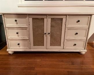 Vintage chabby chic media console