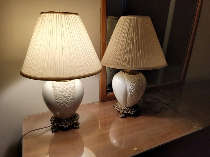 Pair of lamps 95.00 wooddale