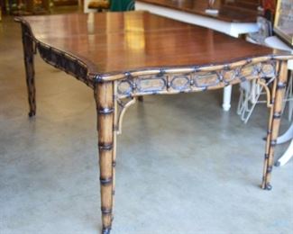 Trouvailles Table w/Chairs