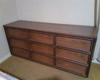 Basset Dresser