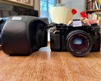 $200 Mint Canon 35mm A1 w/ Protective case & 50mm f1.8 lens