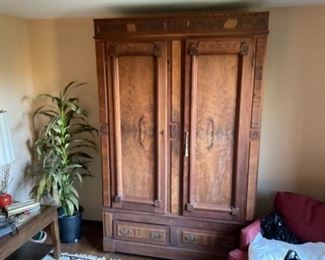 WONDERFUL WALNUT KNOCK DOWN WALDROBE