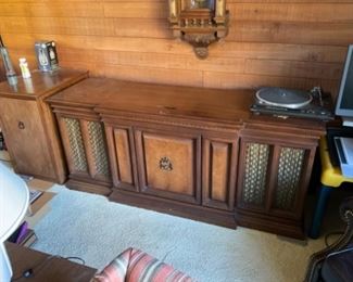 VINTAGE STEREO CONSOLE, NO GUTS