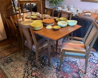 MID CENTURY DINNING SET. 6 CHAIRS
