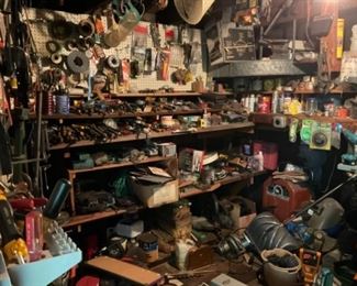 OMG. MORE TOOLS. TOOL DIGGERS DELIGHT