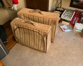 VINTAGE LUGGAGE 