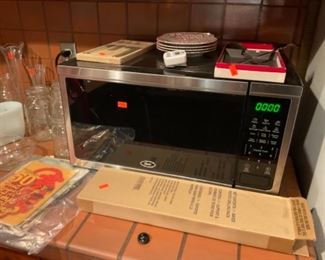 NEWER MICROWAVE 