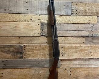 WINCHESTER Model 1912 - 16 Gauge Pump Shotgun