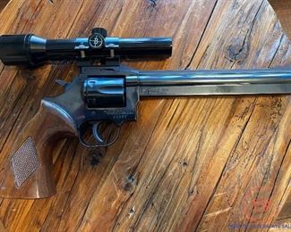 DAN WESSON ARMS .357 Magnum Revolver with Scope
