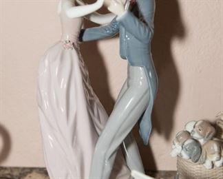 Lladro  Anniversary Waltz Figurine