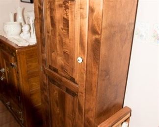Wood Dry Storage Cabinet