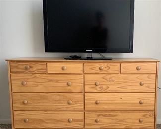 Dresser, Samsung 40"