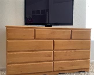 Bedroom Set: Headboard w Frame, 2 Nightstands, Dresser and Highboy. 42" Plasma TV