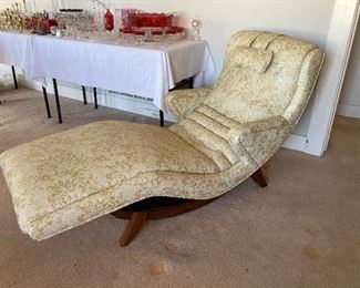 Contour Chair-Lounge, in Fairfield Champagne with fruitwood base