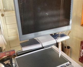 Optelec low-vision magnifying machine