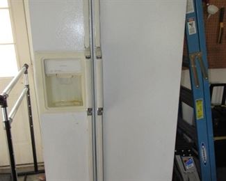 Older refrigerator- great for the garage