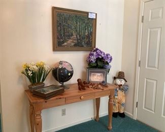 Broyhill entry table