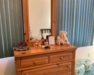 Broyhill dresser