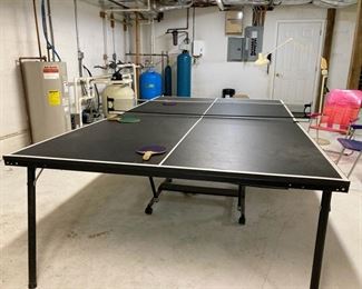 Ping-pong table