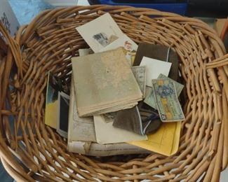 WW2 photos, Korean money, miscellaneous memorabilia 