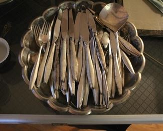 Reed & Barton "Diamond" sterling flatware, 81 pieces, full service for 12 plus extras - no monogram