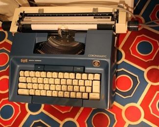 Coronamatic 7000  blue typewriter