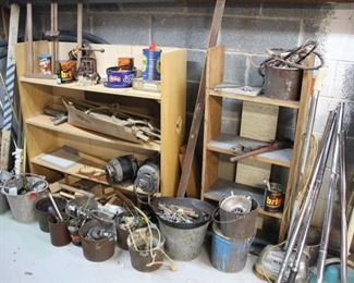 Assorted metal items / scrap