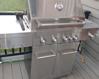 Natural gas grill 
Buy it now Sunday $125.00