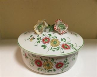 Este porcelain covered dish