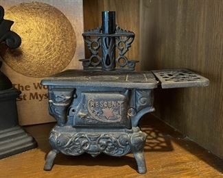 Cast Iron Miniature Crescent Stove