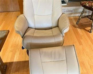 Fjords Lounge Chair / Recliner with Ottoman (Photo 1 of 4)